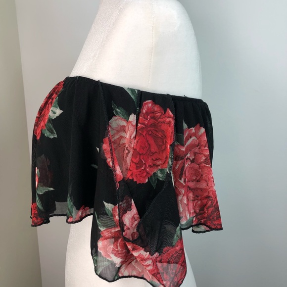 Black with red roses  crop blouse size S - Picture 4 of 5